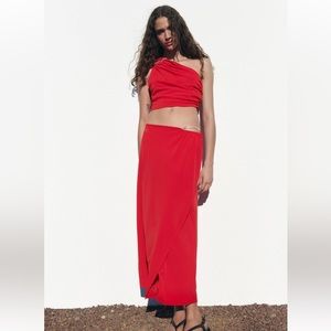 Zara sexy Red DRAPED MIDI SKIRT. Size M